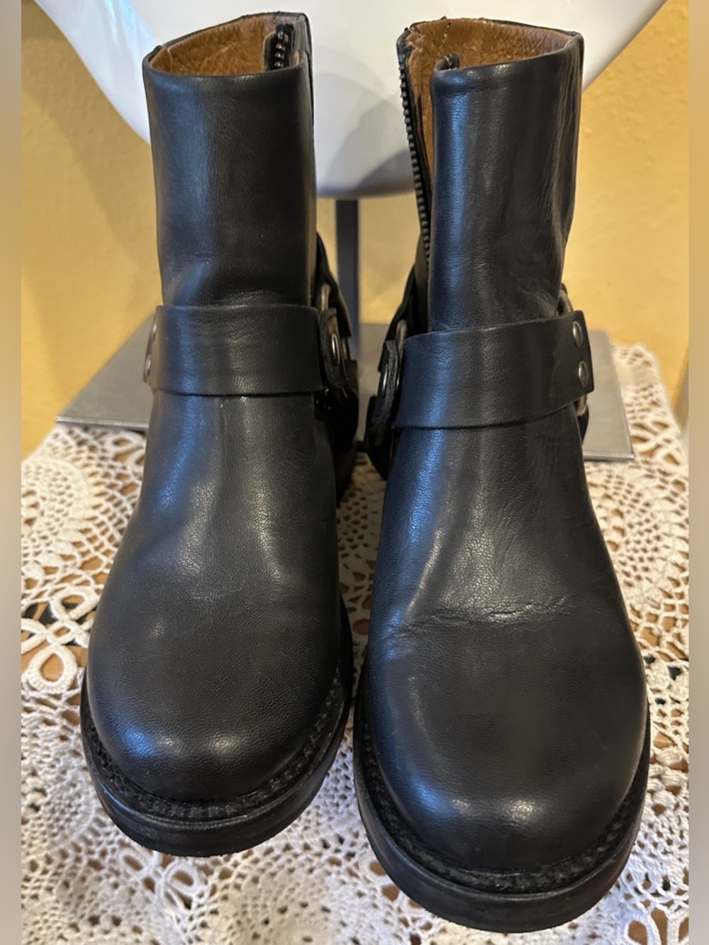 Frye Veronica Harness Short Booties Sz 6.6